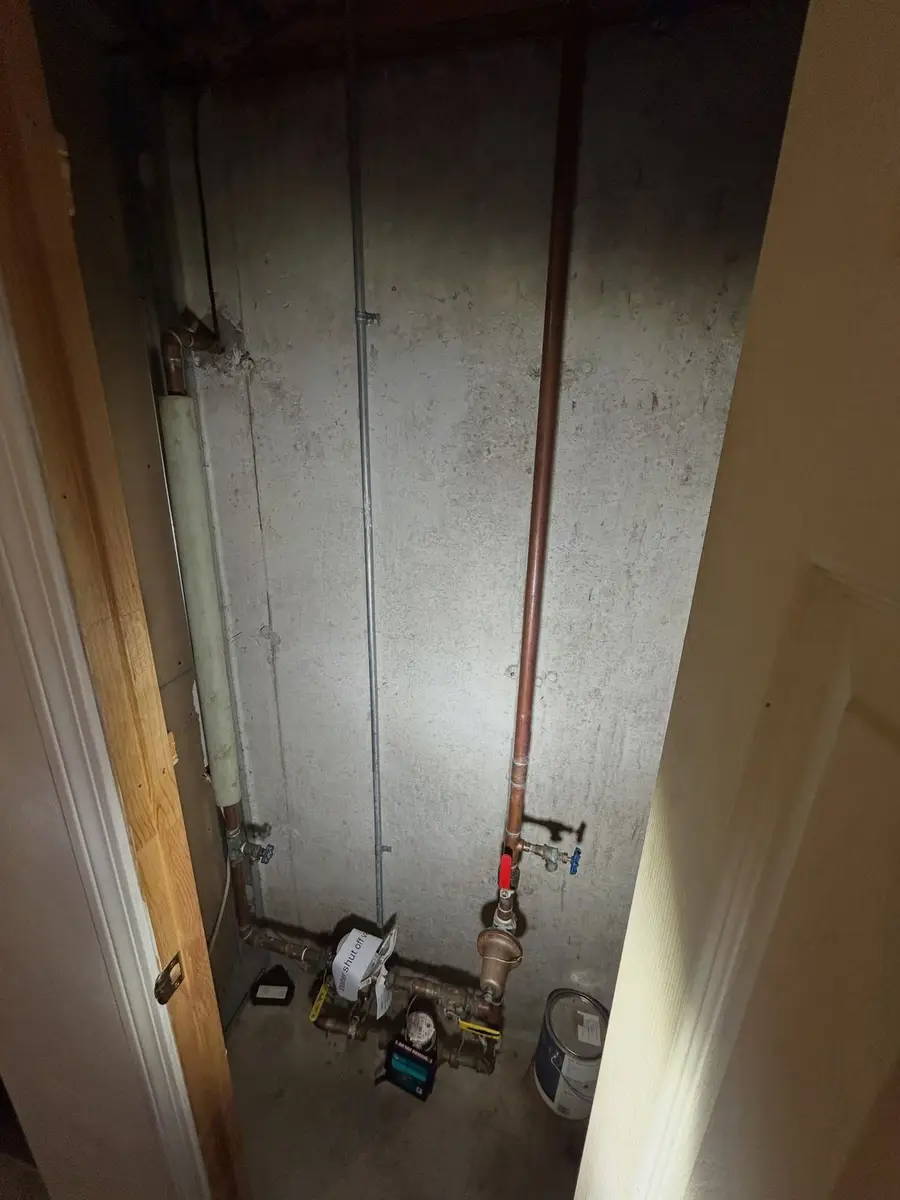 Supply line and water meter before the filter